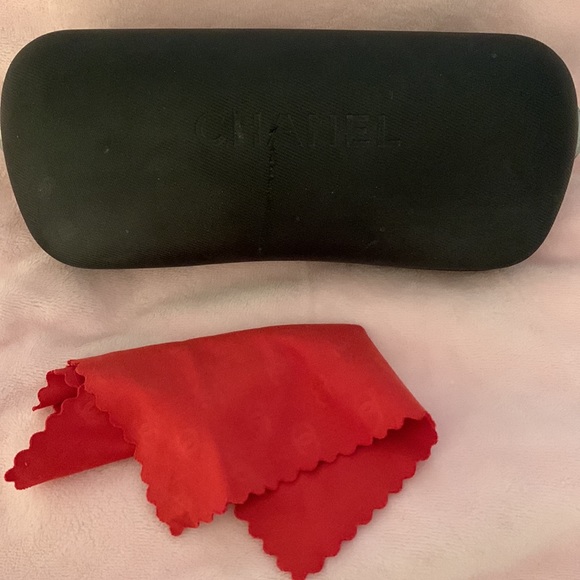 Rose gold Chanel sunglasses - Picture 3 of 3